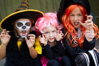 Children_living_in_Chico_dressed_for_Halloween